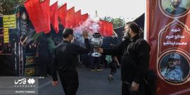  پیاده‌روی جاماندگان اربعین در پایتخت/ «لبیک یاحسین» در میدان امام حسین تهران طنین‌انداز شد