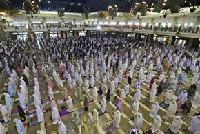  برگزاری نماز عید قربان در گوشه و کنار جهان 