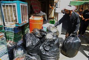 اطعام زائران پیاده روی اربعین حسینی(ع) در شهر نجف اشرف 